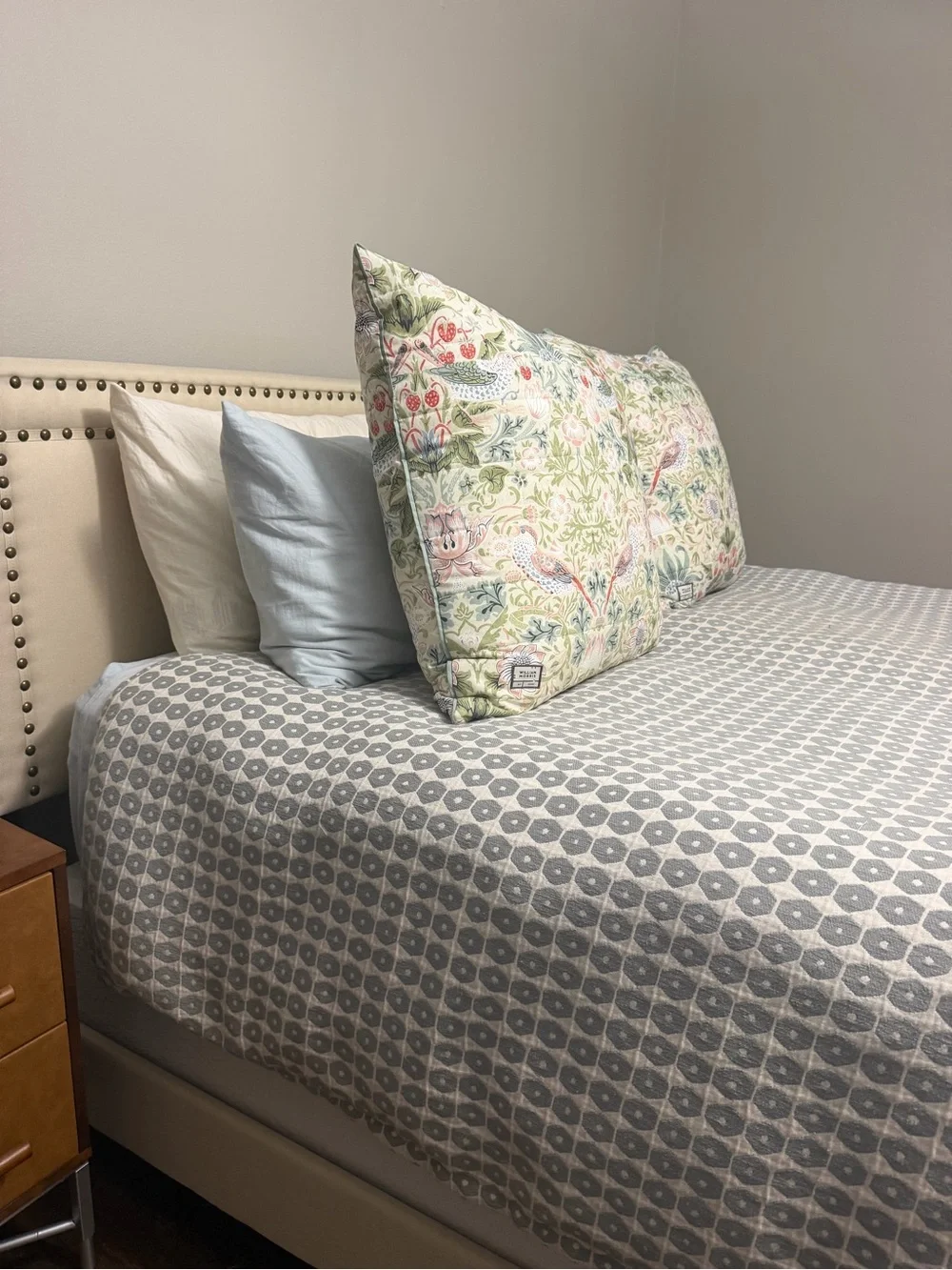 West Elm Honeycomb Woven Duvet Cover Full/Queen Cotton Linen Grey Sand.